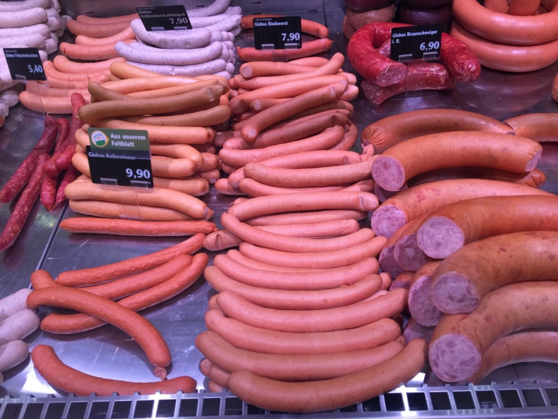 vente-FIGANIERES-min_sausages_meat_butchery-1069321